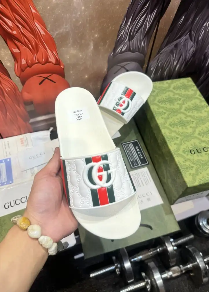 hype Gucci Slippers