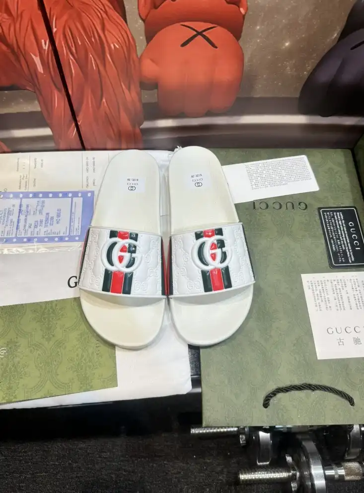 hype Gucci Slippers