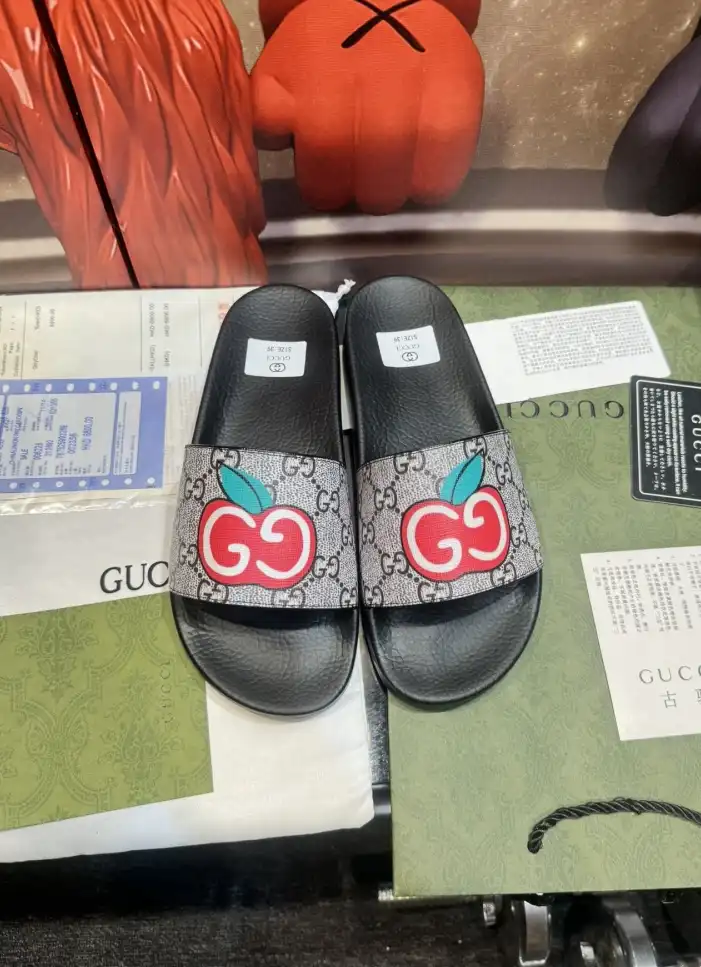 hype Gucci Slippers