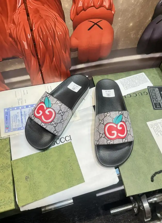 hype Gucci Slippers