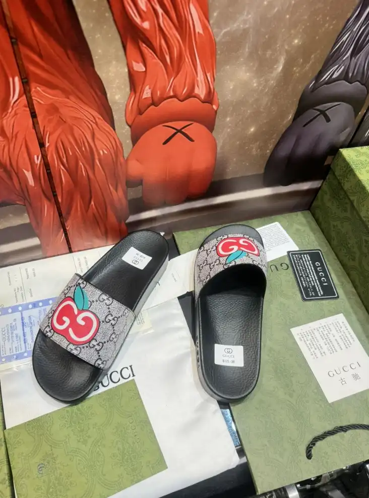 hype Gucci Slippers