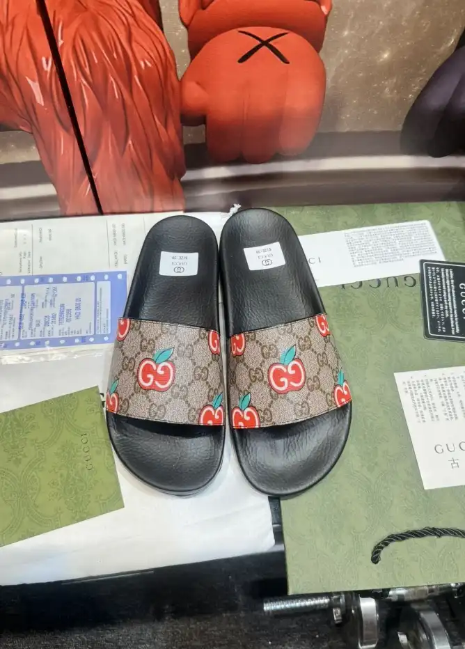 hype Gucci Slippers