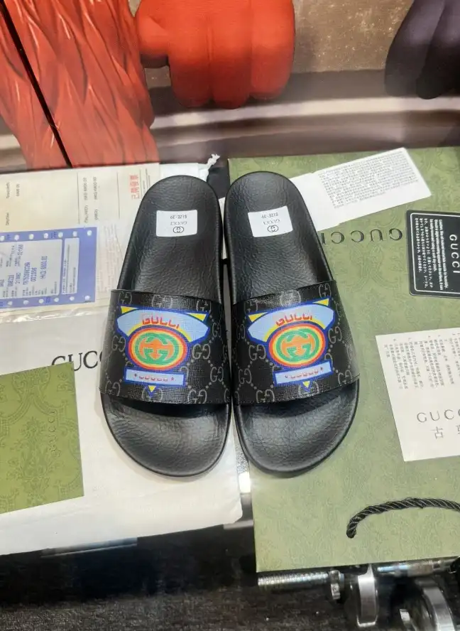 hype Gucci Slippers