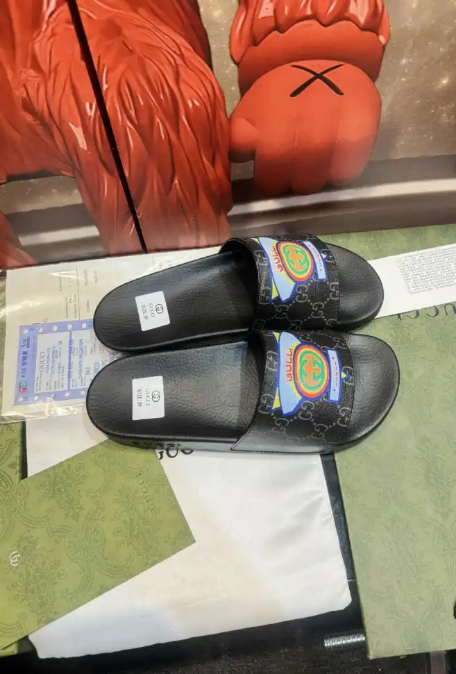 hype Gucci Slippers