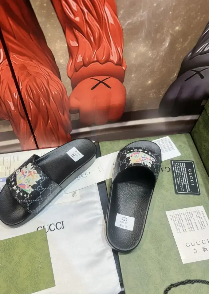 hype Gucci Slippers