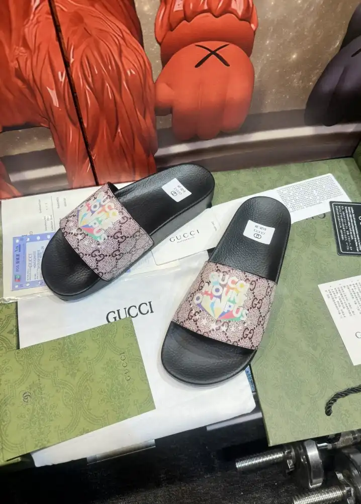 hype Gucci Slippers