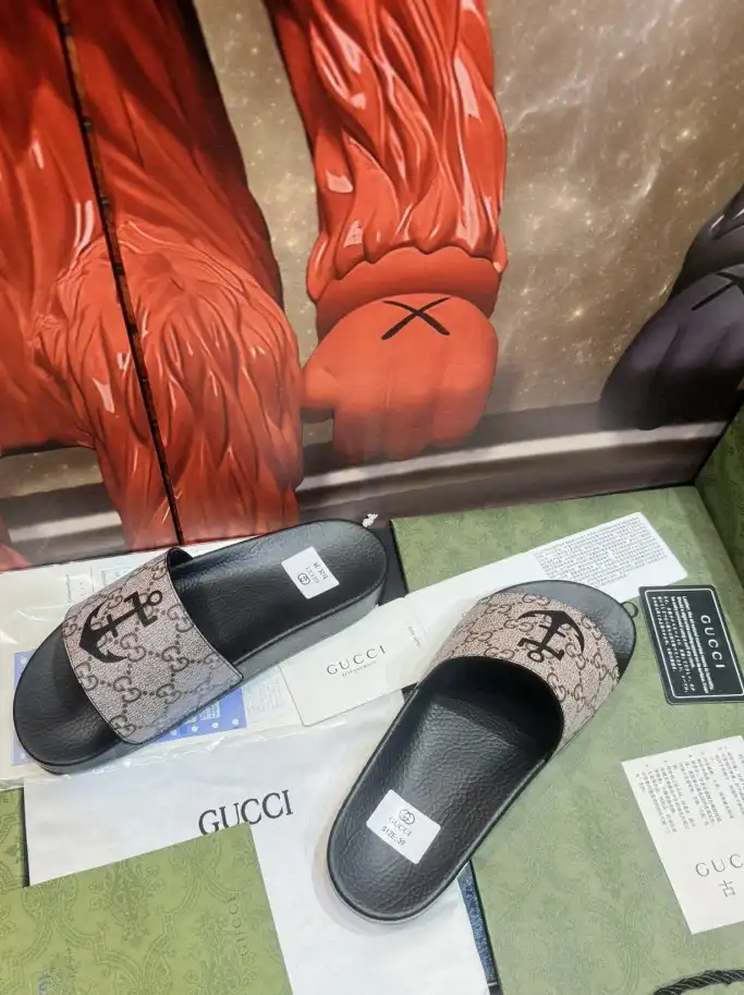 hype Gucci Slippers