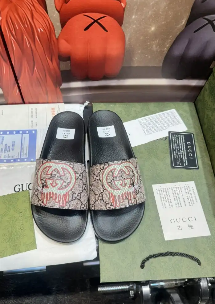 hype Gucci Slippers