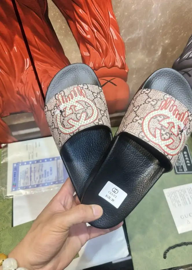 hype Gucci Slippers