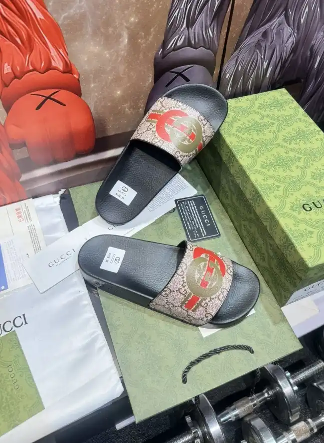 hype Gucci Slippers