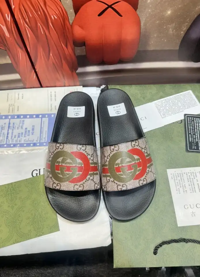 hype Gucci Slippers