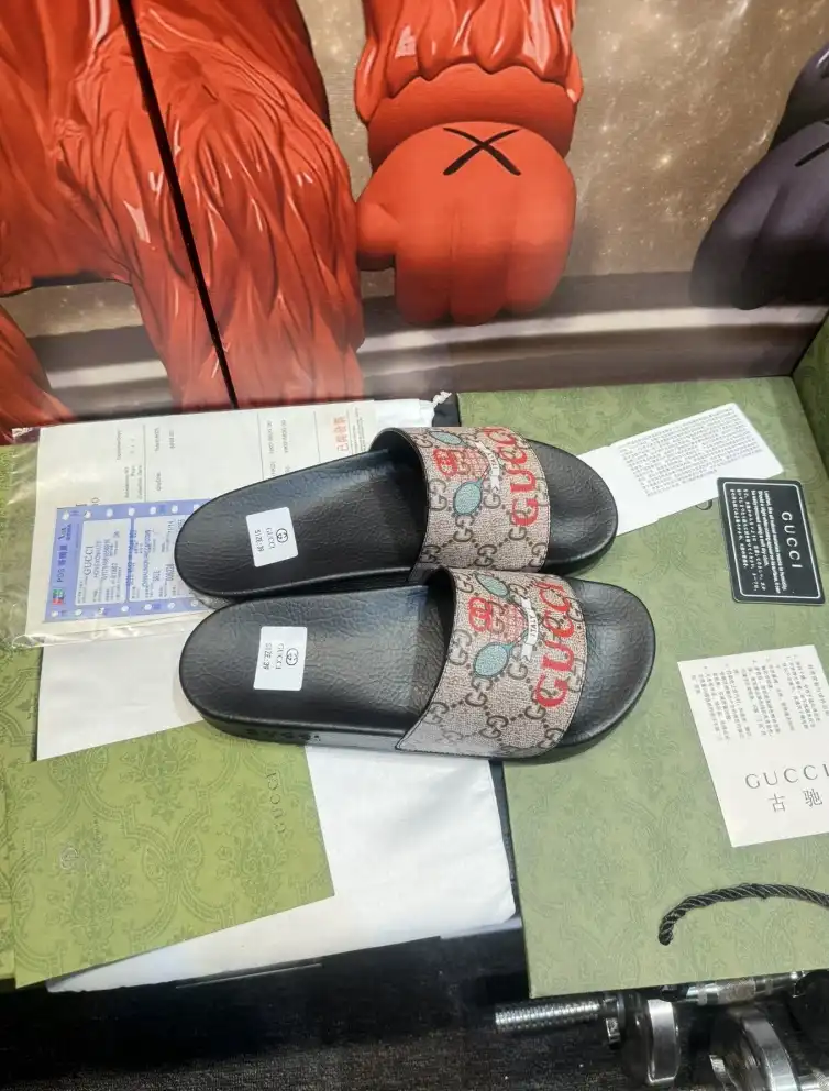 hype Gucci Slippers