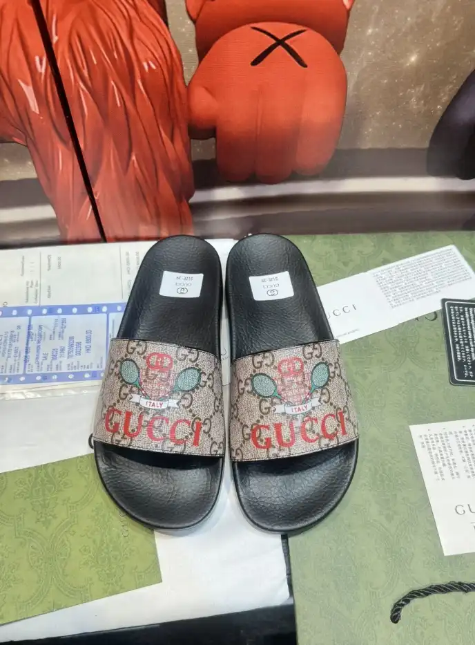 hype Gucci Slippers