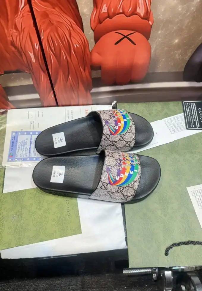 hype Gucci Slippers