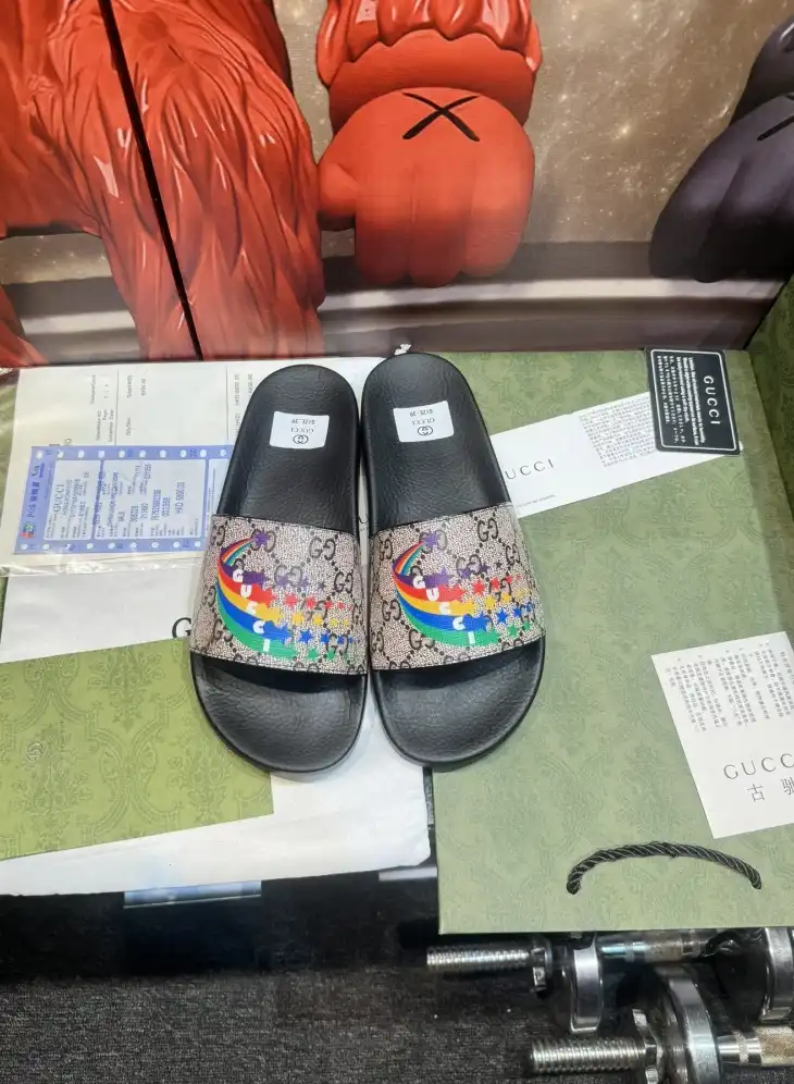 hype Gucci Slippers