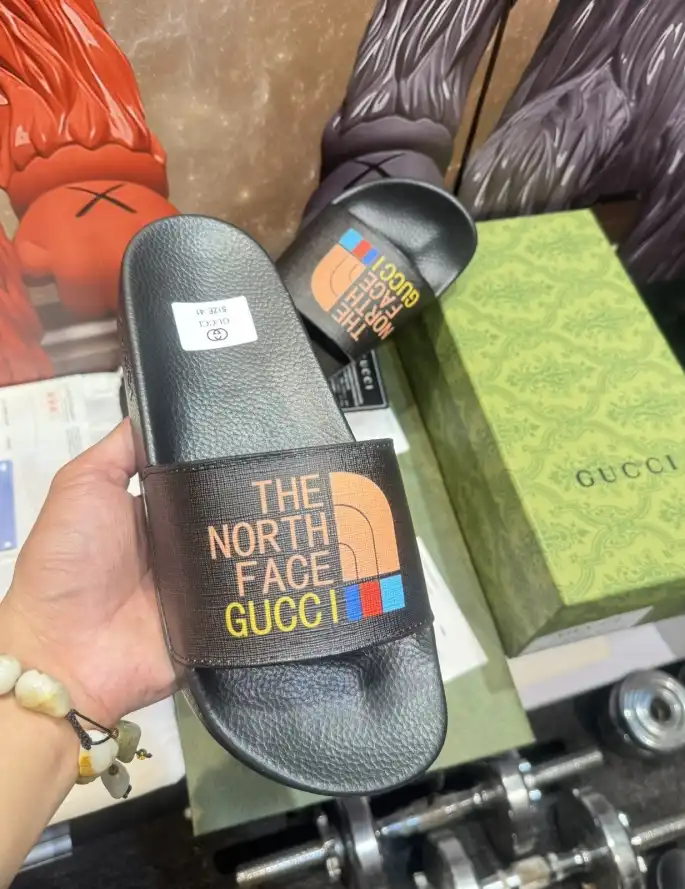 hype Gucci Slippers