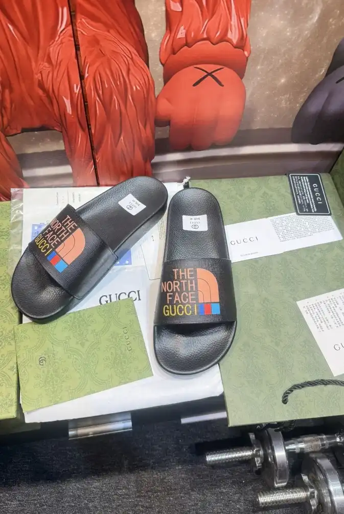 hype Gucci Slippers