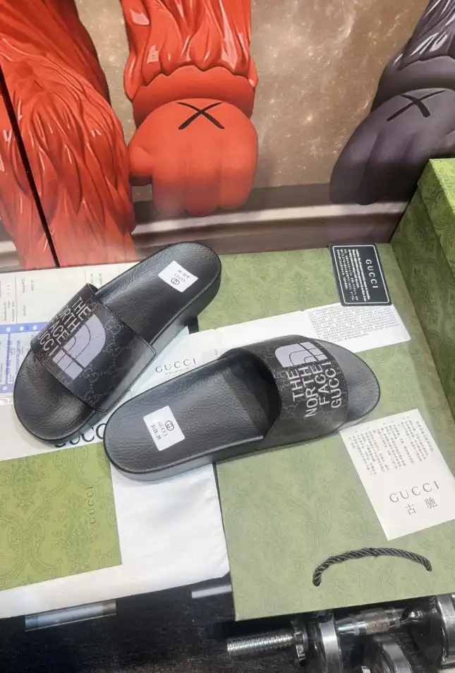 hype Gucci Slippers