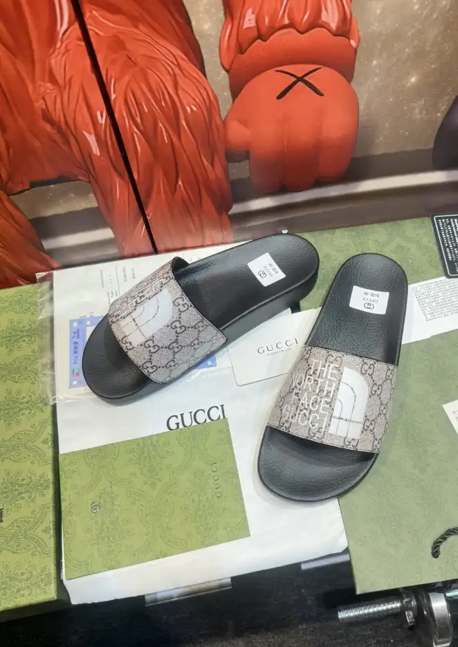 hype Gucci Slippers