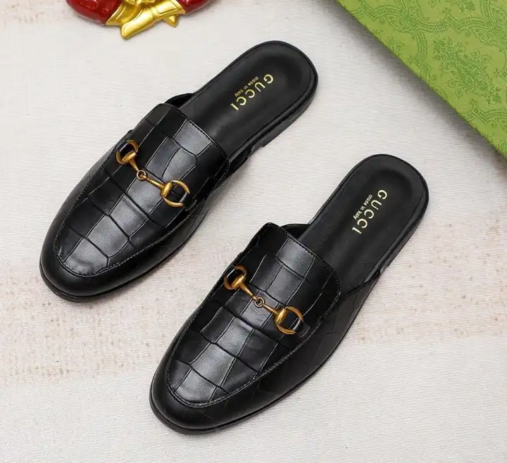 hype Gucci Slippers