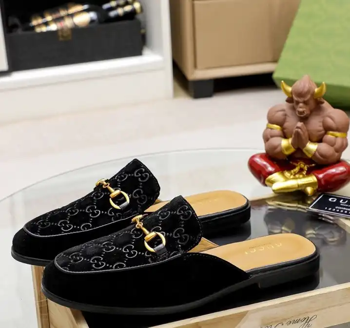 hype Gucci Slippers