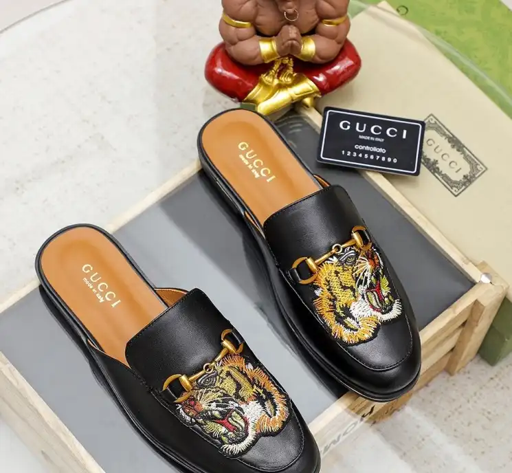 hype Gucci Slippers