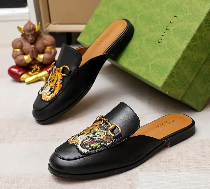 hype Gucci Slippers