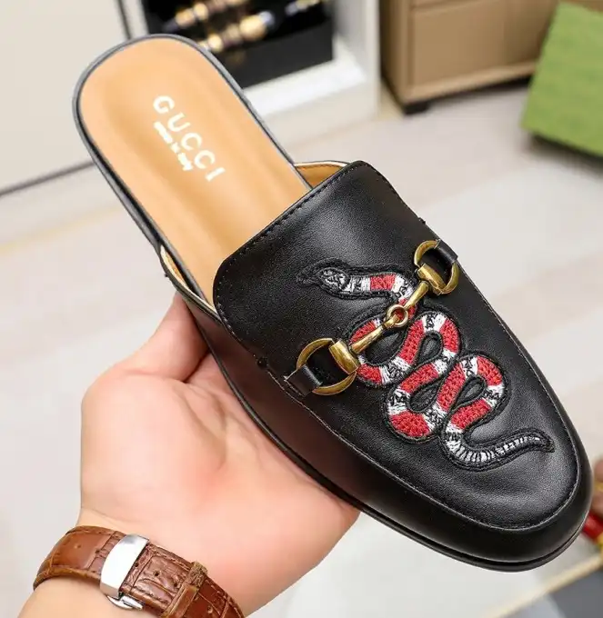 hype Gucci Slippers