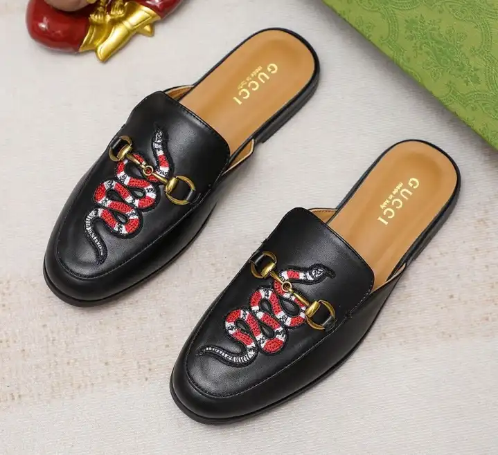 hype Gucci Slippers