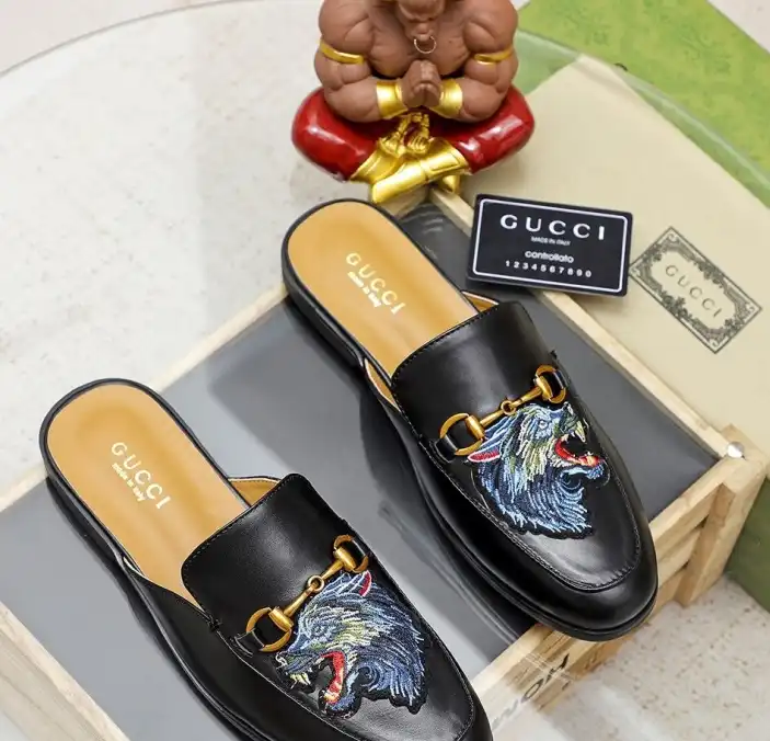 hype Gucci Slippers