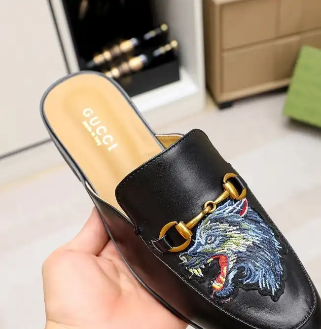 hype Gucci Slippers