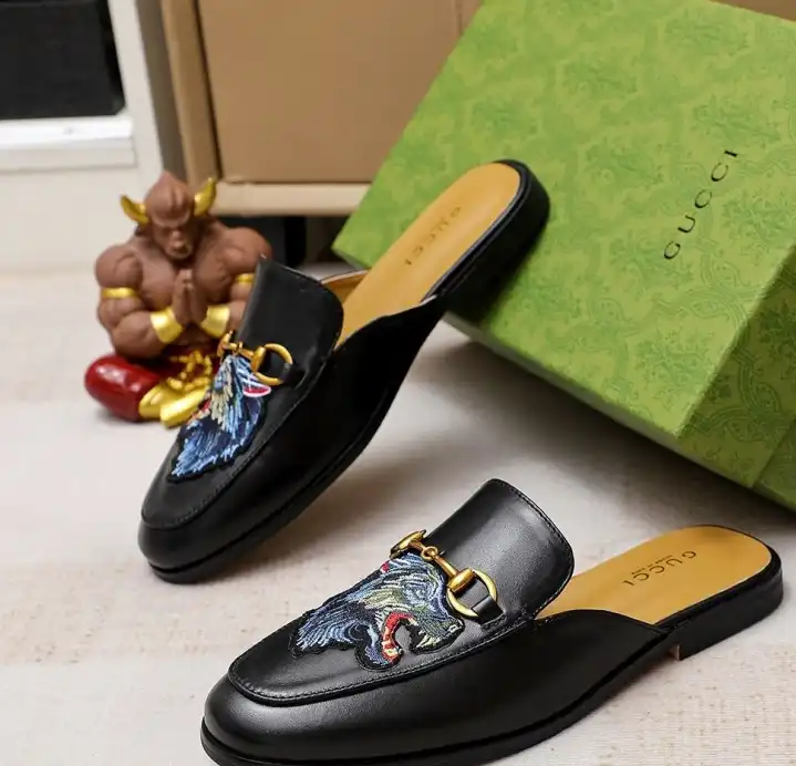 hype Gucci Slippers