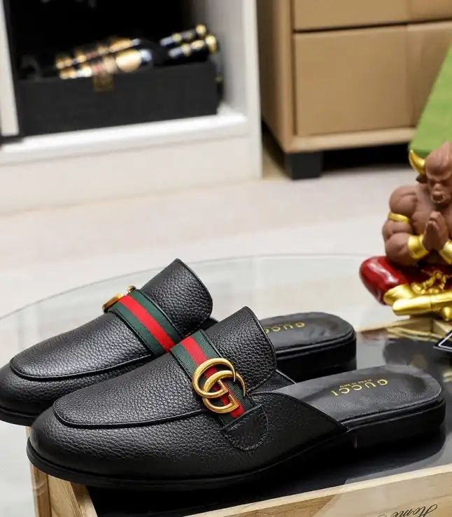 hype Gucci Slippers