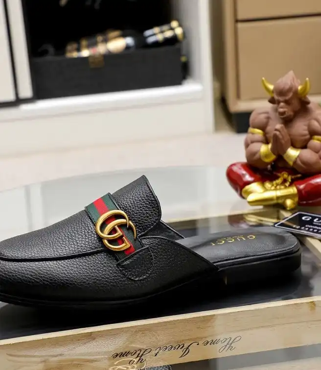 hype Gucci Slippers