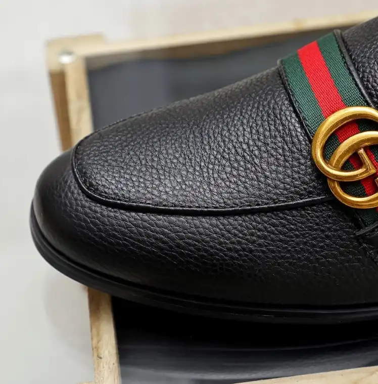 hype Gucci Slippers