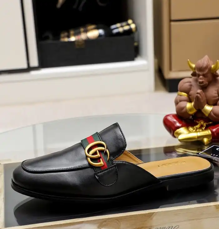 hype Gucci Slippers