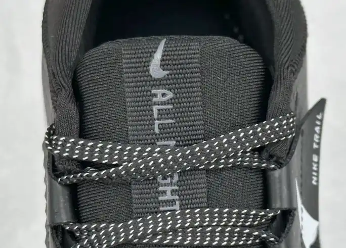 hype Nike Sneakers