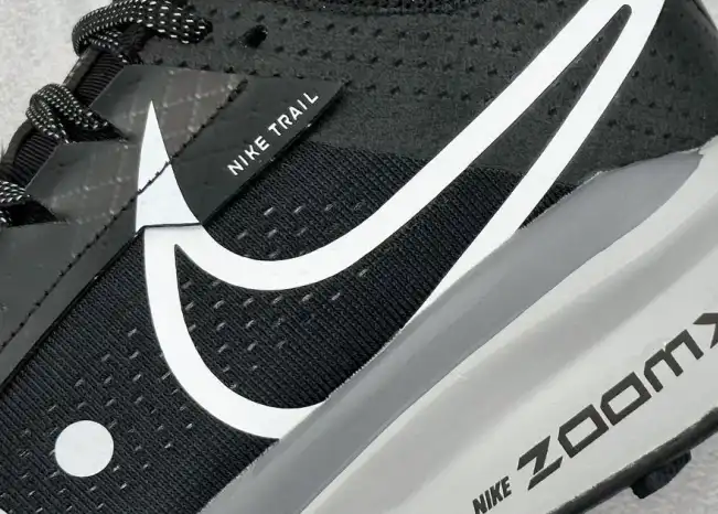 hype Nike Sneakers