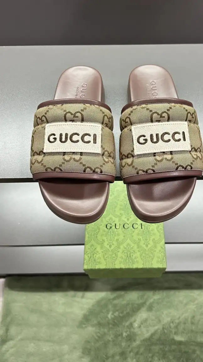 hype Gucci Slippers