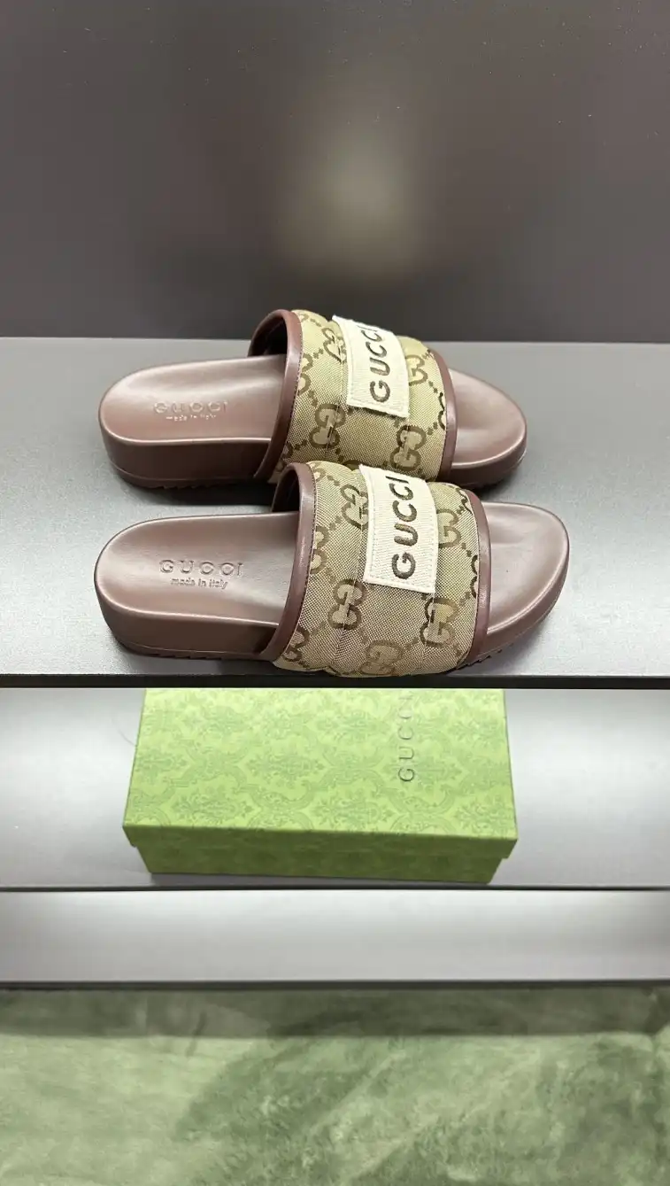 hype Gucci Slippers