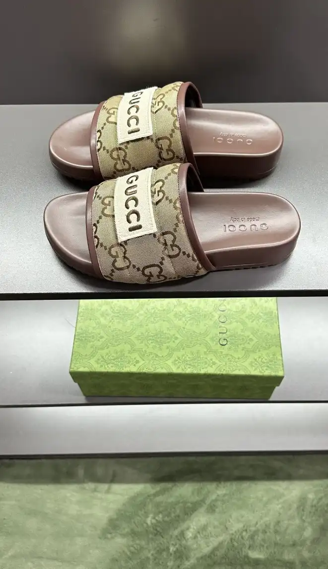 hype Gucci Slippers