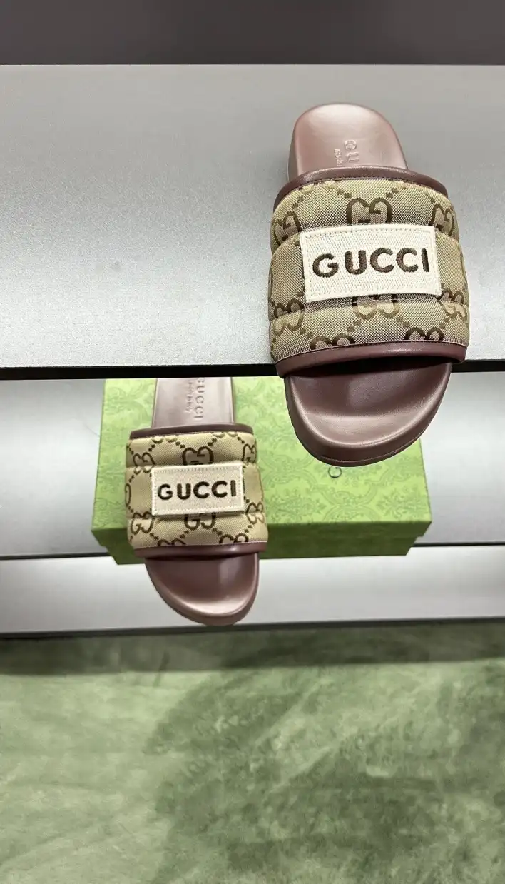 hype Gucci Slippers