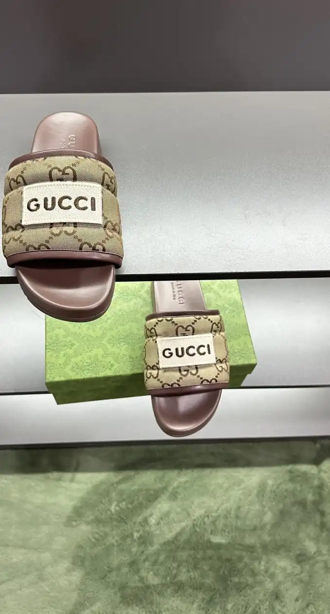 hype Gucci Slippers