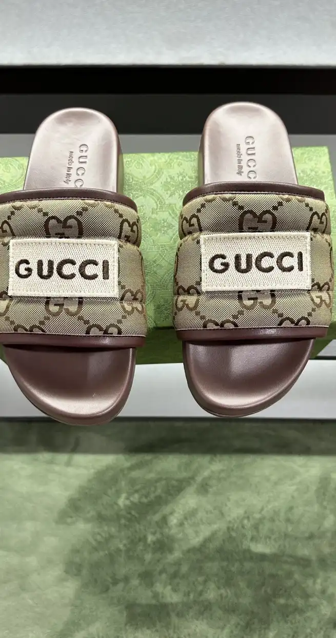 hype Gucci Slippers