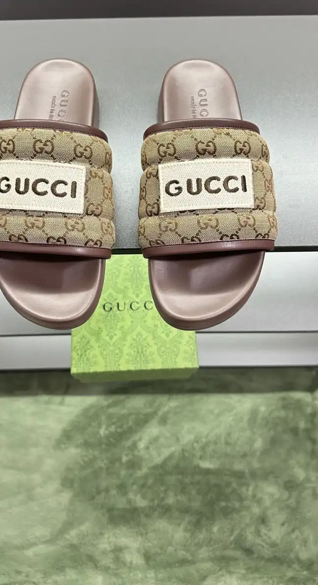 hype Gucci Slippers