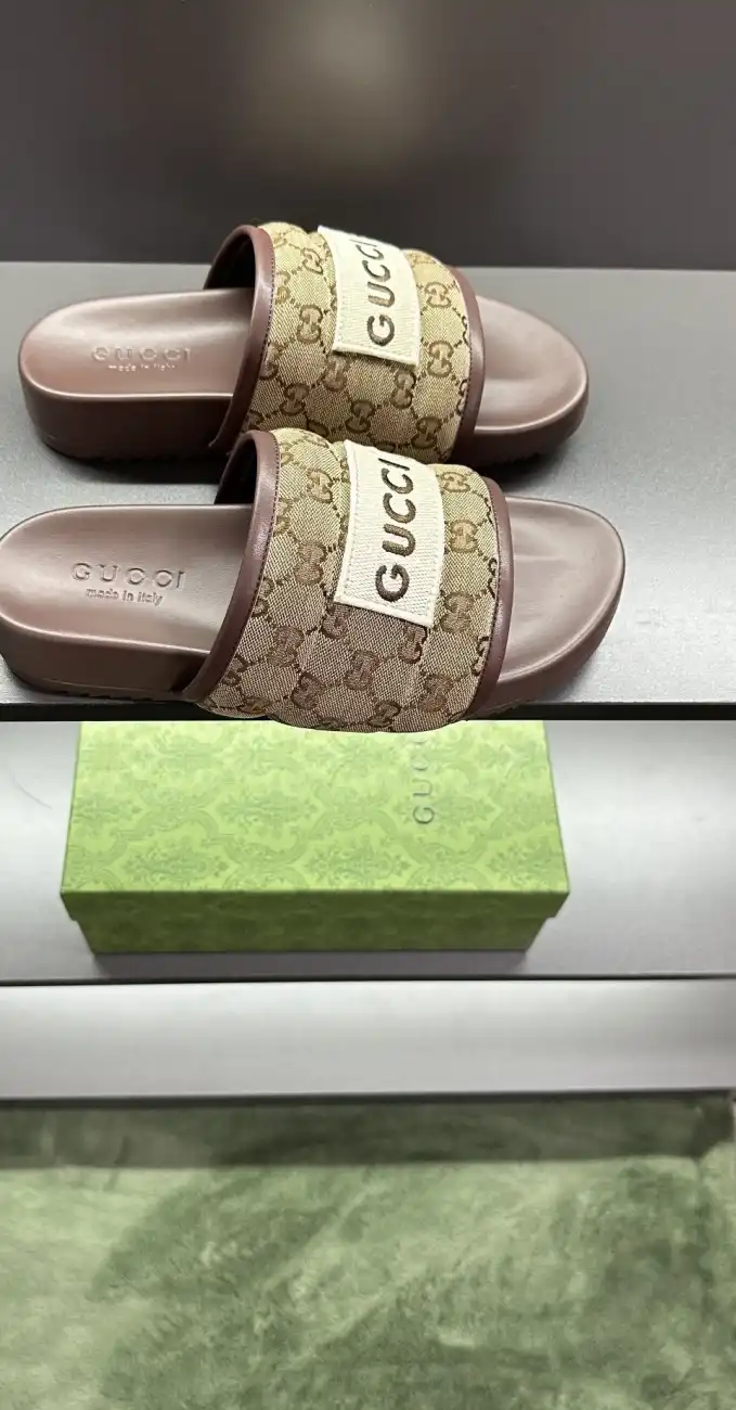 hype Gucci Slippers