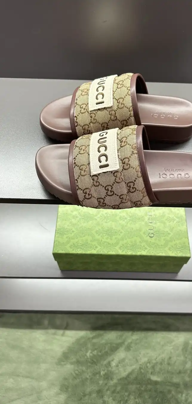 hype Gucci Slippers