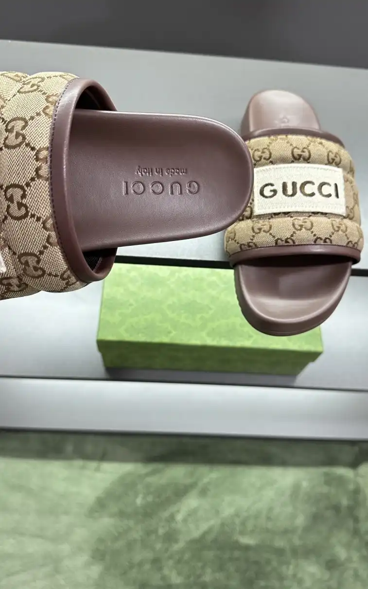 hype Gucci Slippers