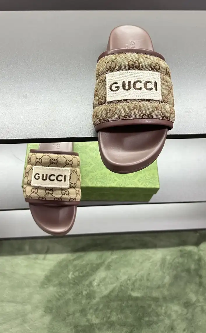 hype Gucci Slippers