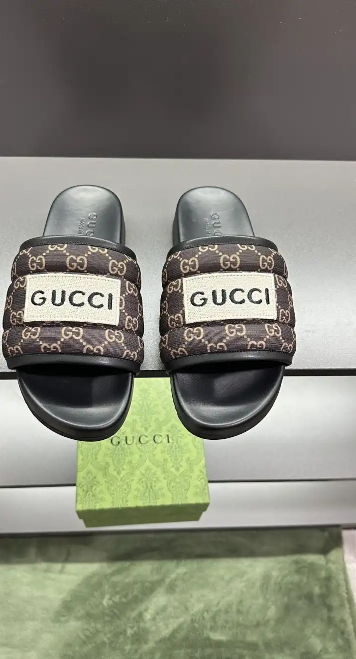 hype Gucci Slippers